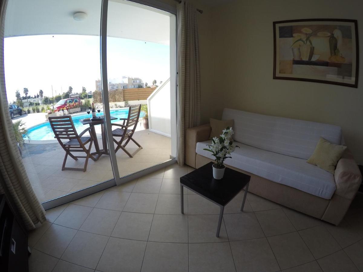 Kato Paphos Suites Ngoại thất bức ảnh