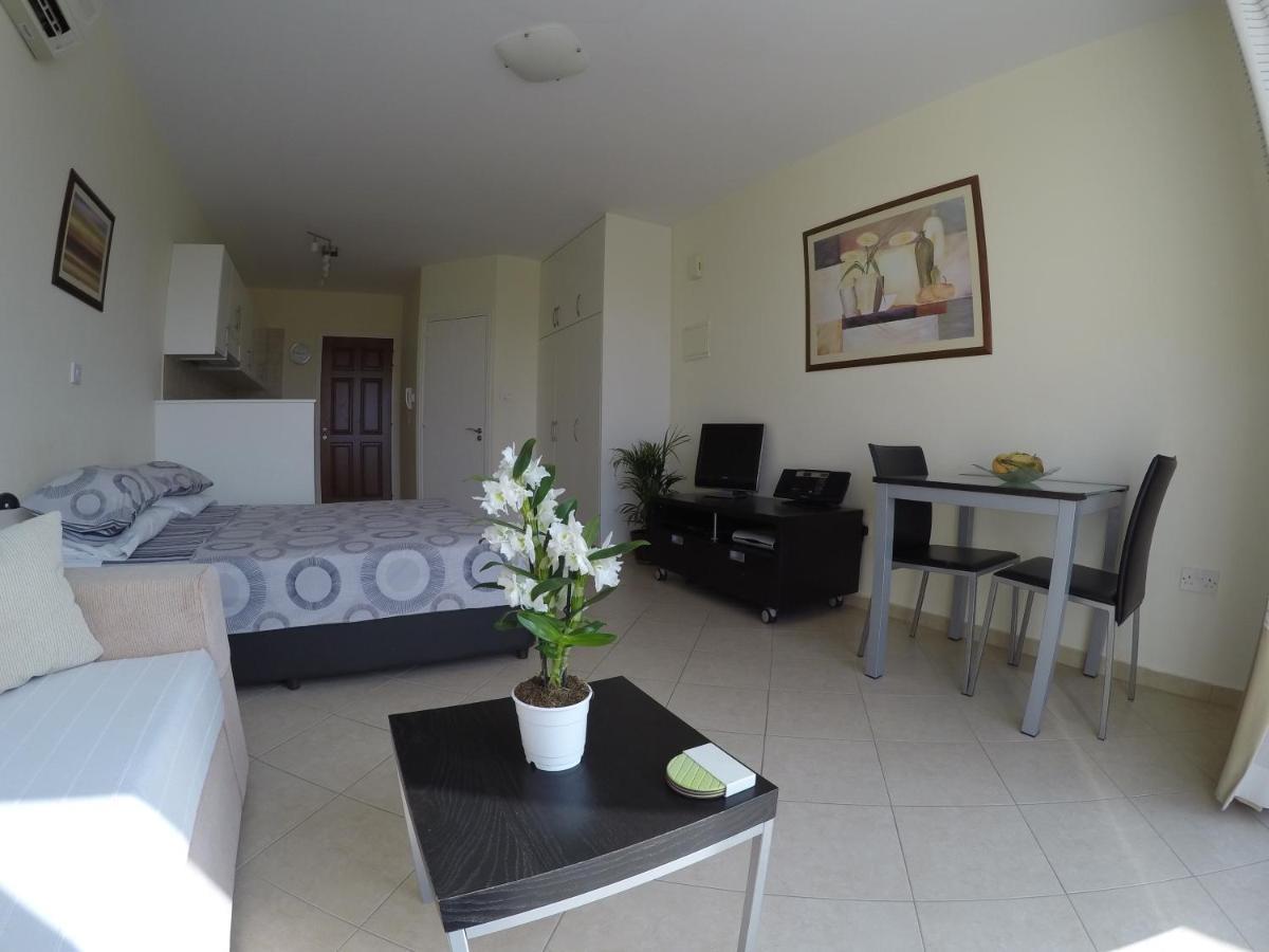 Kato Paphos Suites Ngoại thất bức ảnh