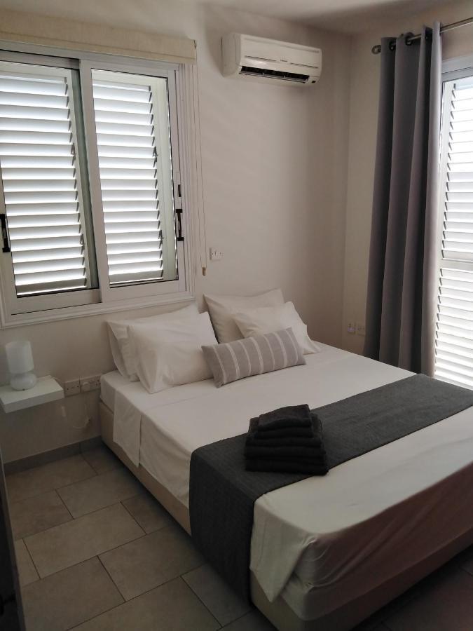 Kato Paphos Suites Ngoại thất bức ảnh