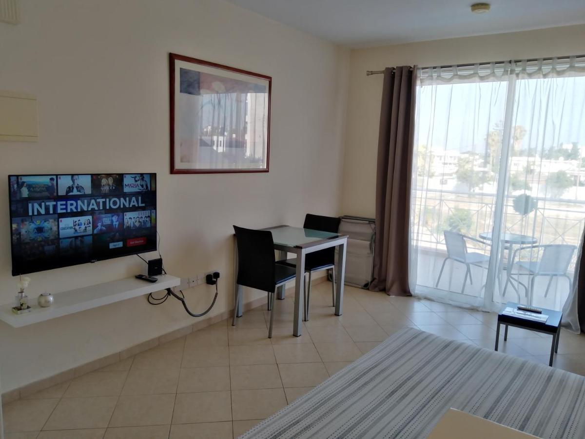 Kato Paphos Suites Ngoại thất bức ảnh