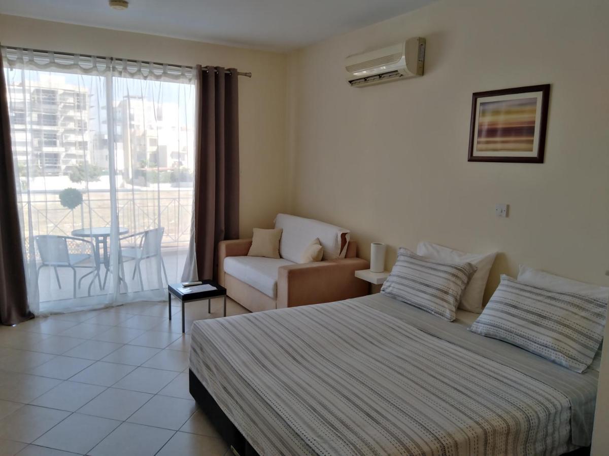 Kato Paphos Suites Ngoại thất bức ảnh