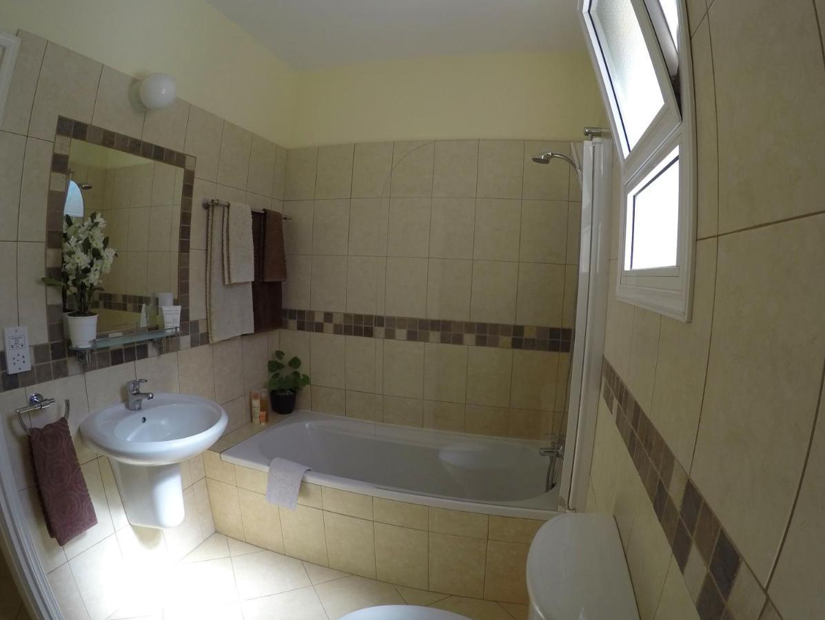 Kato Paphos Suites Ngoại thất bức ảnh
