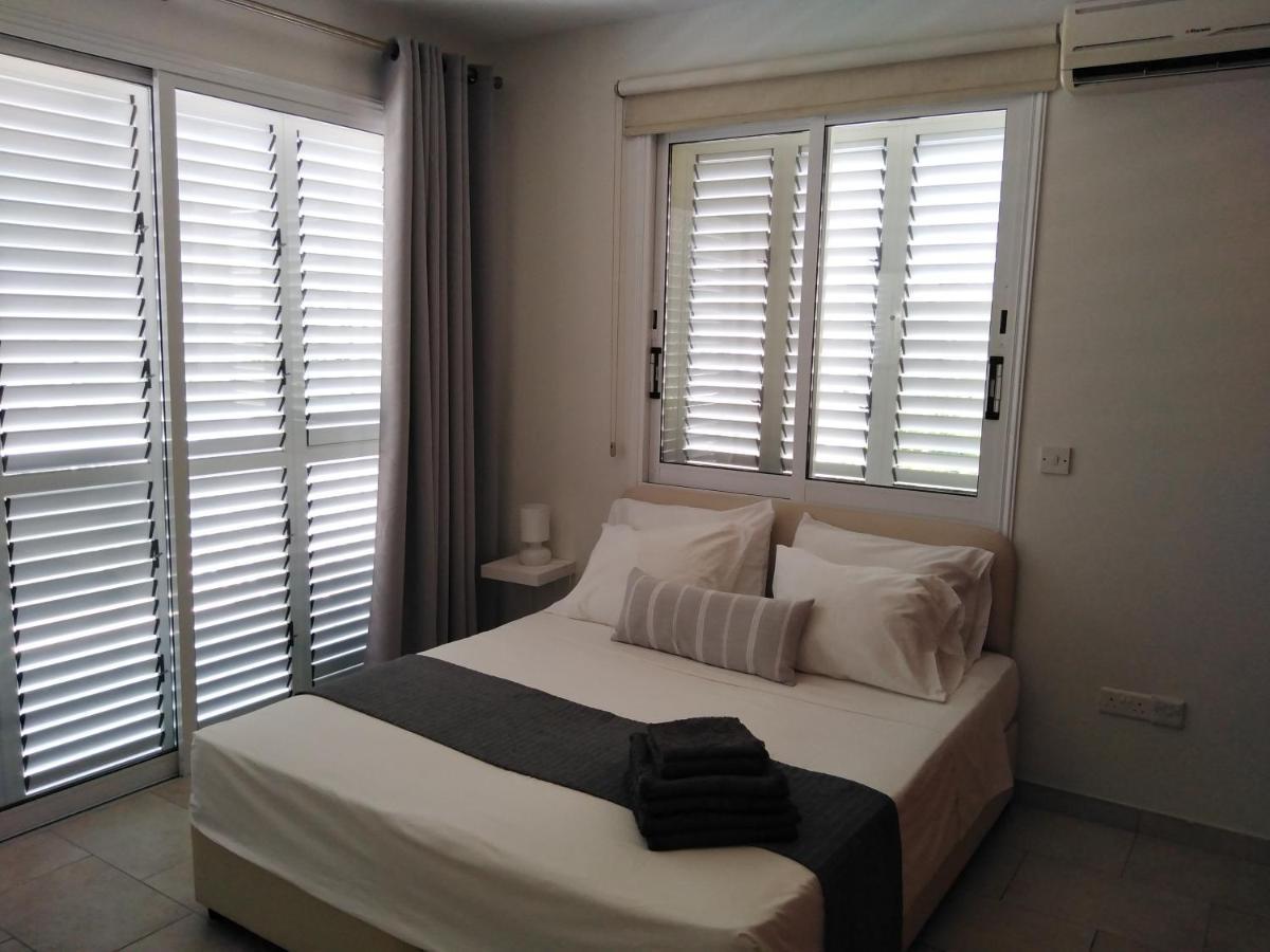 Kato Paphos Suites Ngoại thất bức ảnh