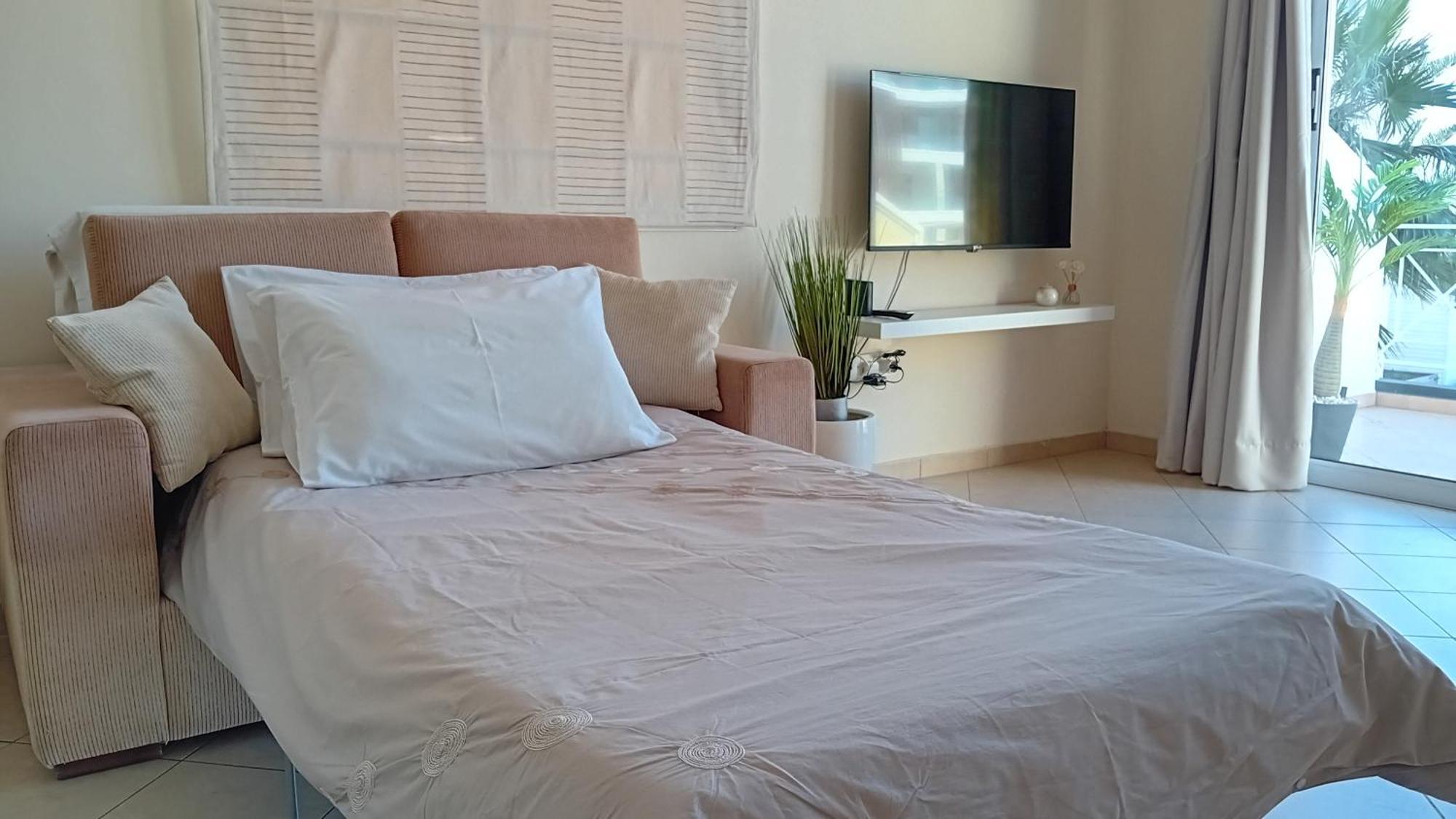 Kato Paphos Suites Ngoại thất bức ảnh