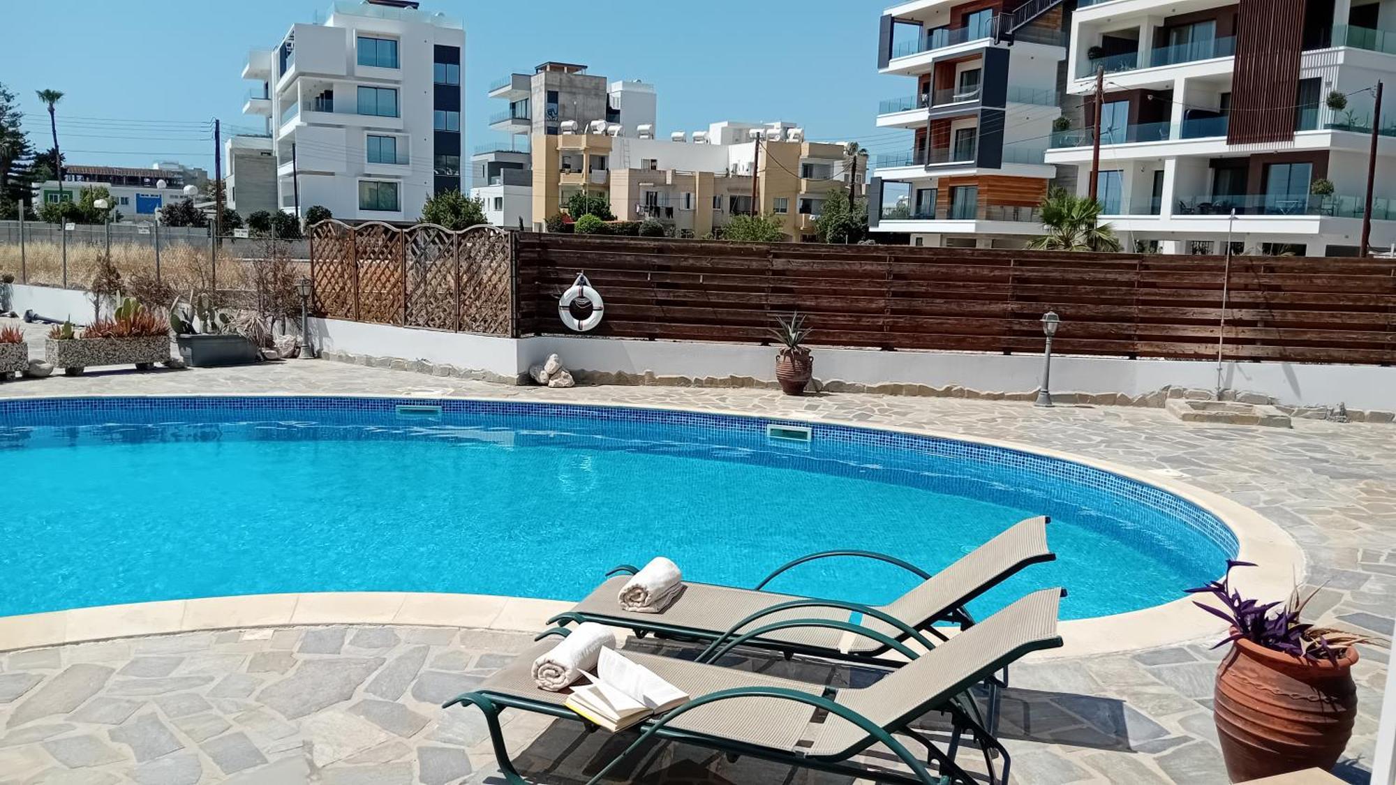 Kato Paphos Suites Ngoại thất bức ảnh
